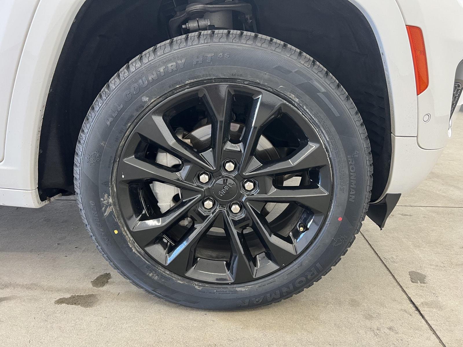 2022 Jeep Grand Cherokee Overland - Photo 19