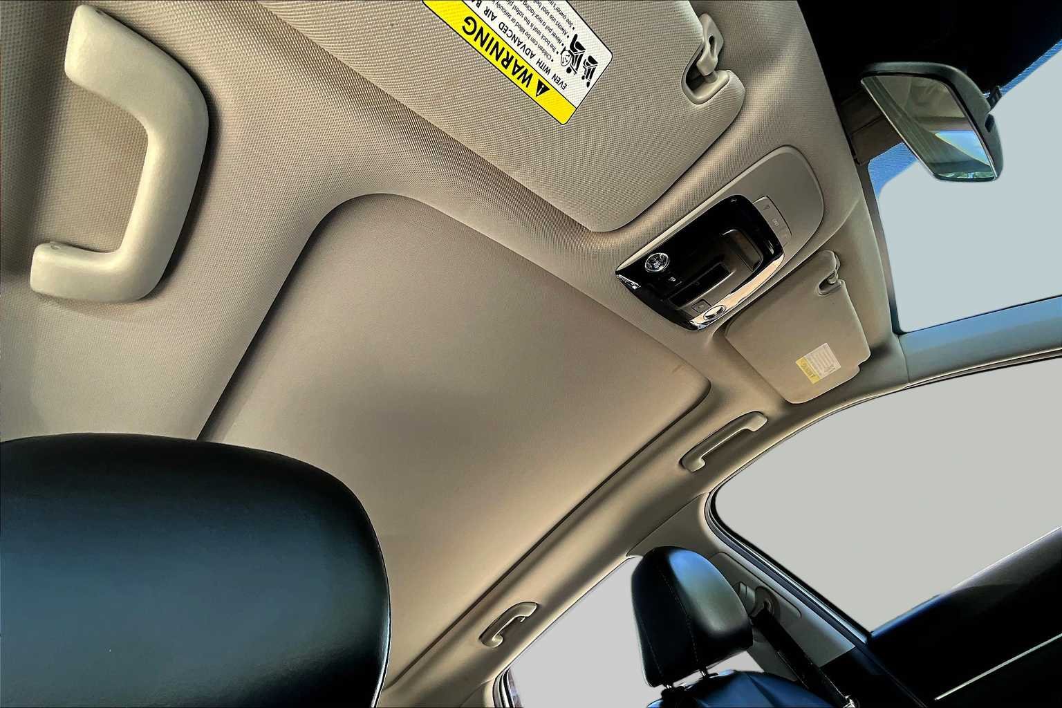 Used 2021 Sparkling Silver Kia SX image 14