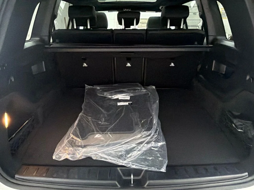 New 2026 White Mercedes-Benz GLB 250 image 23