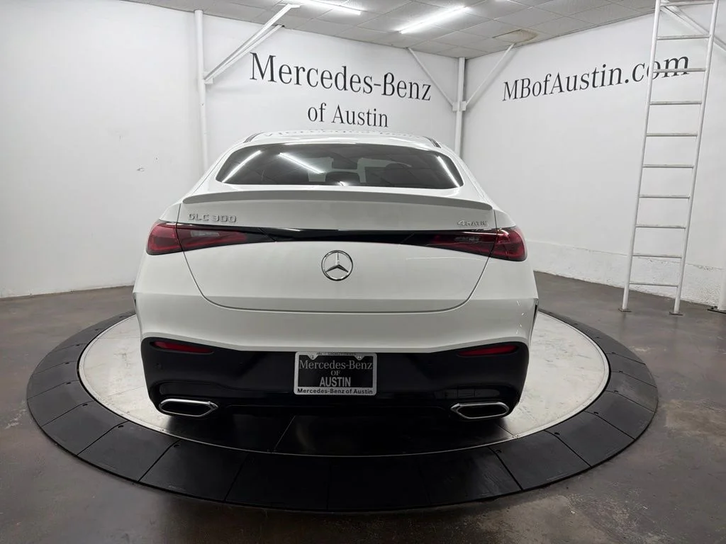 New 2027 White Mercedes-Benz GLC 300 image 6