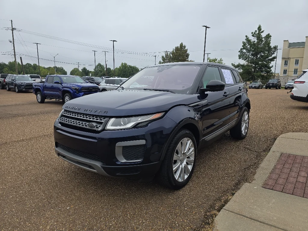 Used 2017 Loire Blue Metallic Land Rover SE image 2