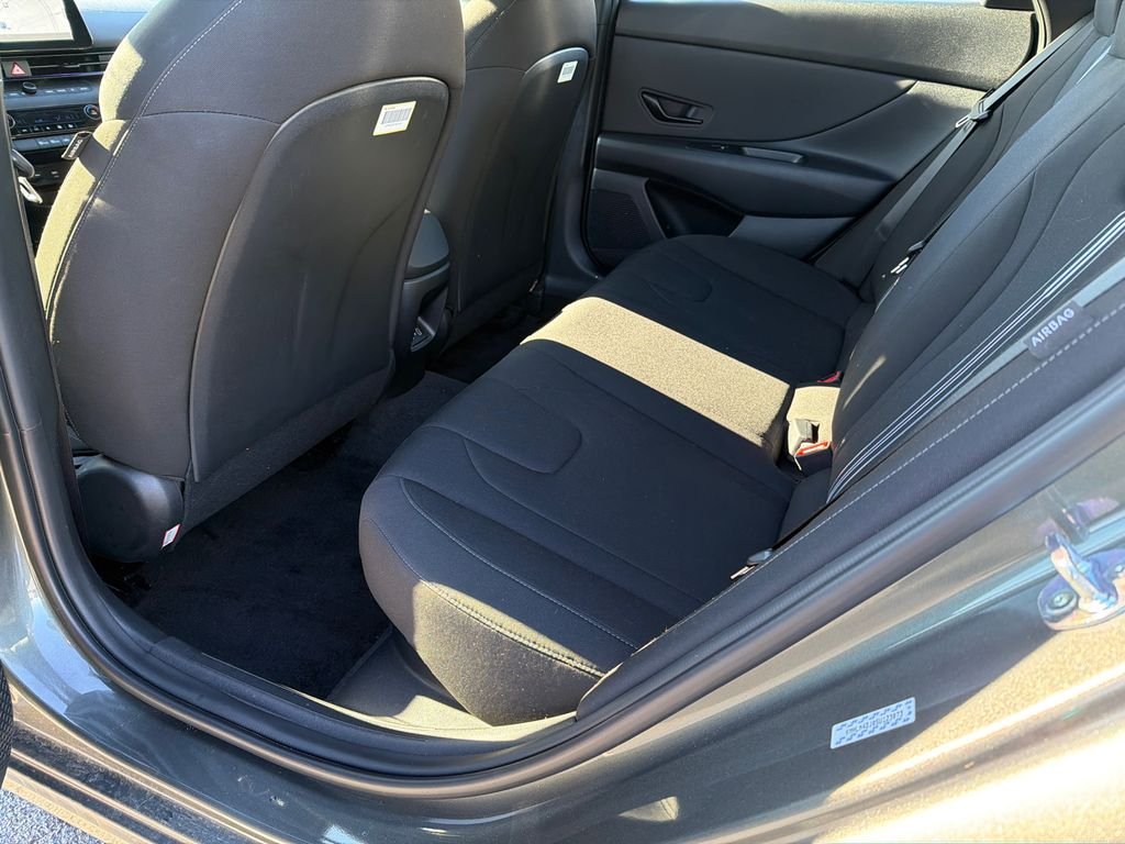 Used 2025 Gray Hyundai SEL Sport image 20
