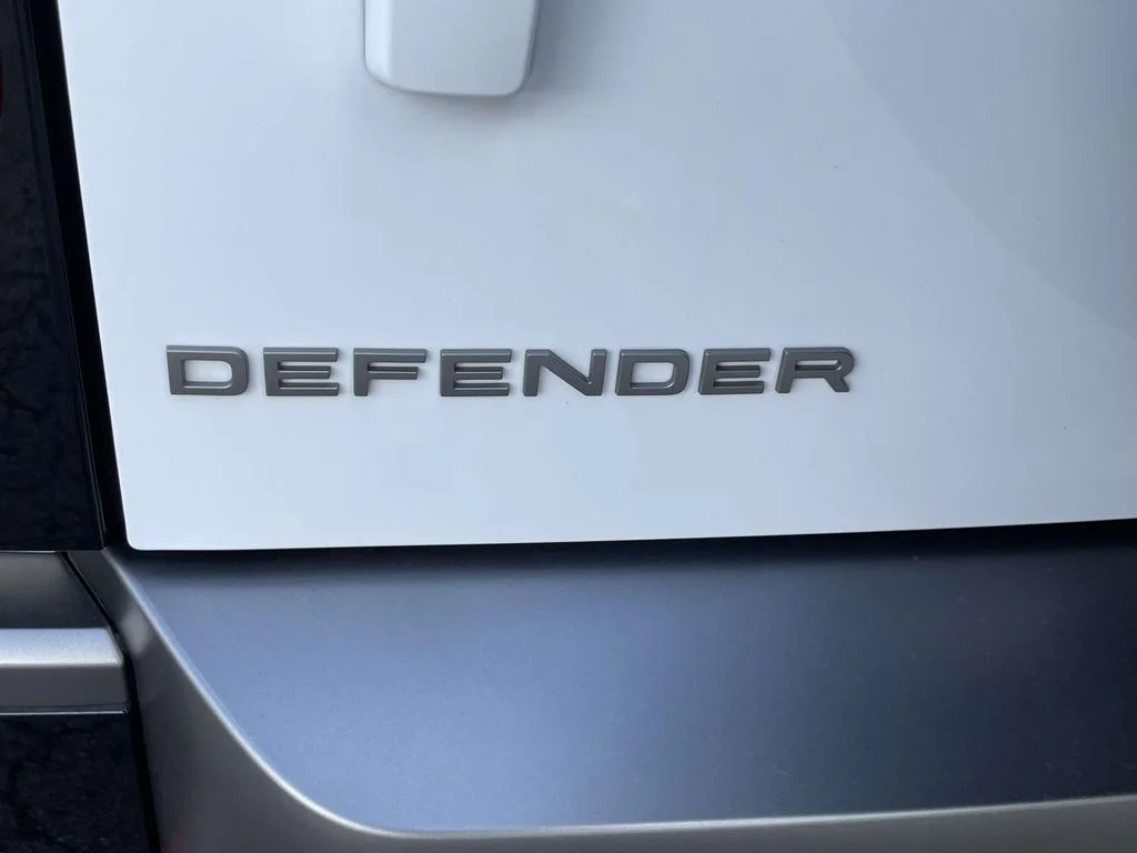 2024 Land Rover Defender X-Dynamic SE - Photo 15