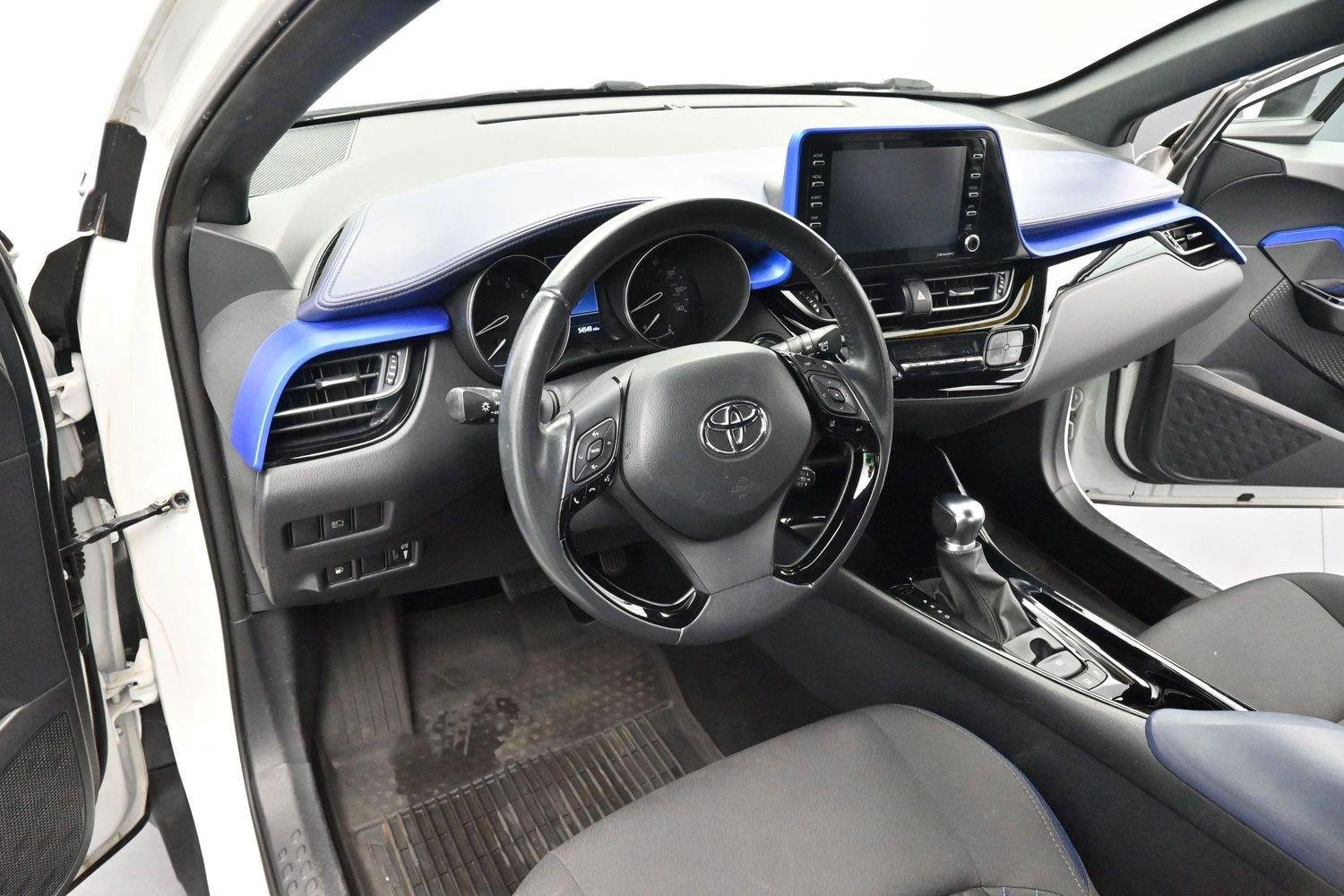 Used 2022 Wind Chill Pearl Toyota XLE image 14