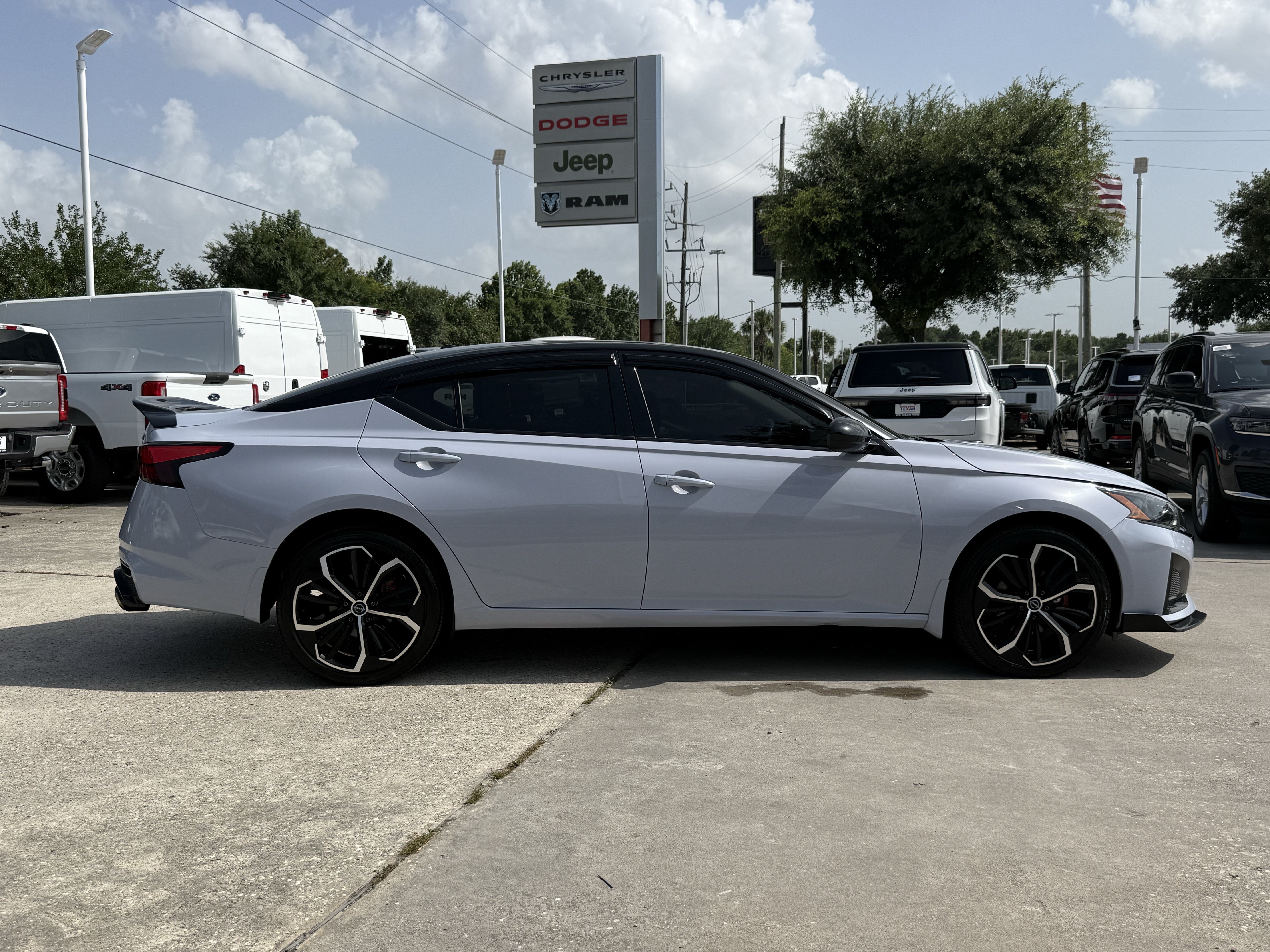 Used 2024 Gray Sky Pearl Nissan 2.5 SR image 3