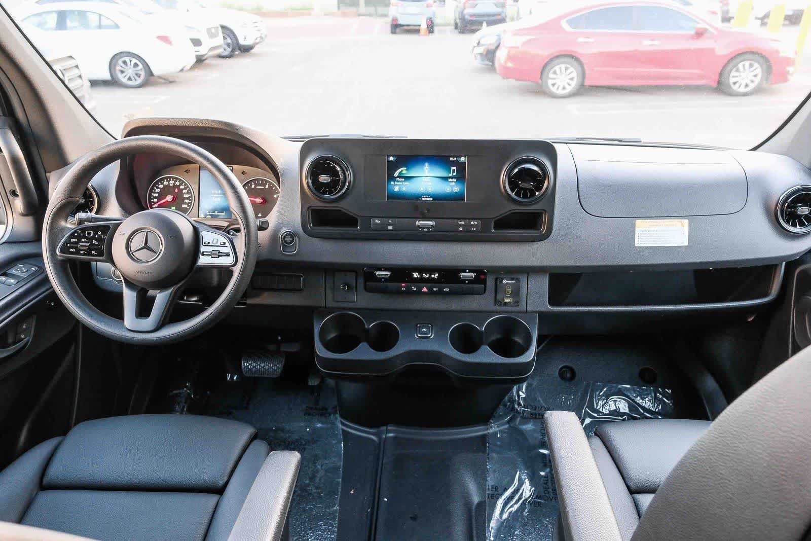 Used 2024 Jet Black Mercedes-Benz Cargo 170 WB image 33