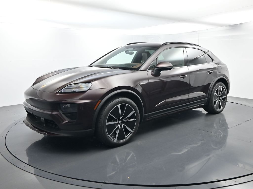 2025 Porsche Macan Base