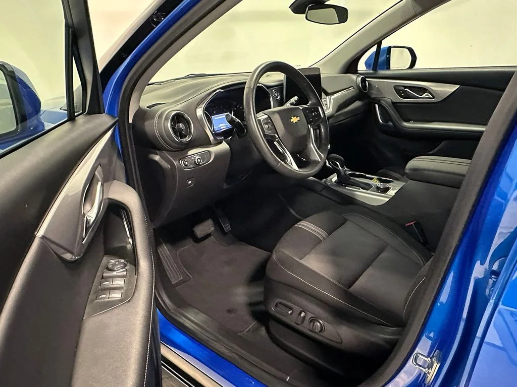 Used 2025 Blue Chevrolet LT image 18