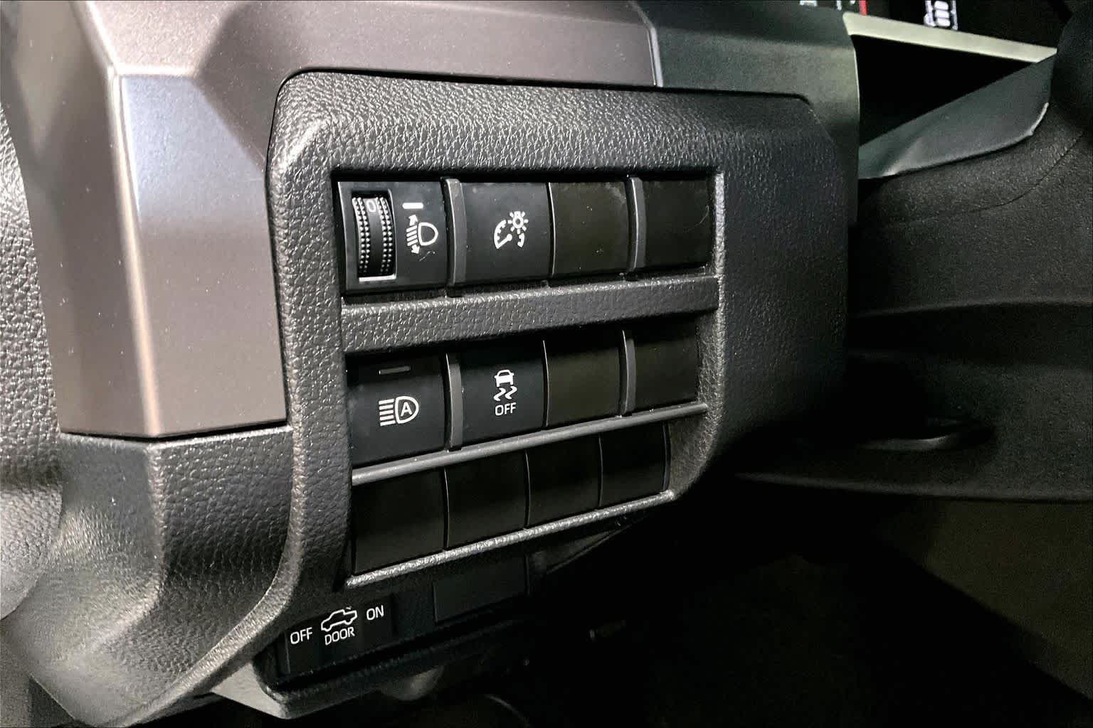 Used 2025 Ice Cap Toyota SR5 image 32
