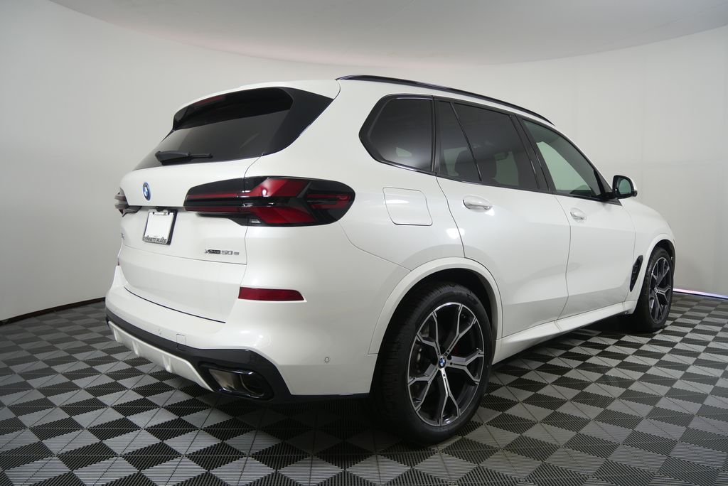 New 2026 Mineral White Metallic BMW xDrive50e image 3