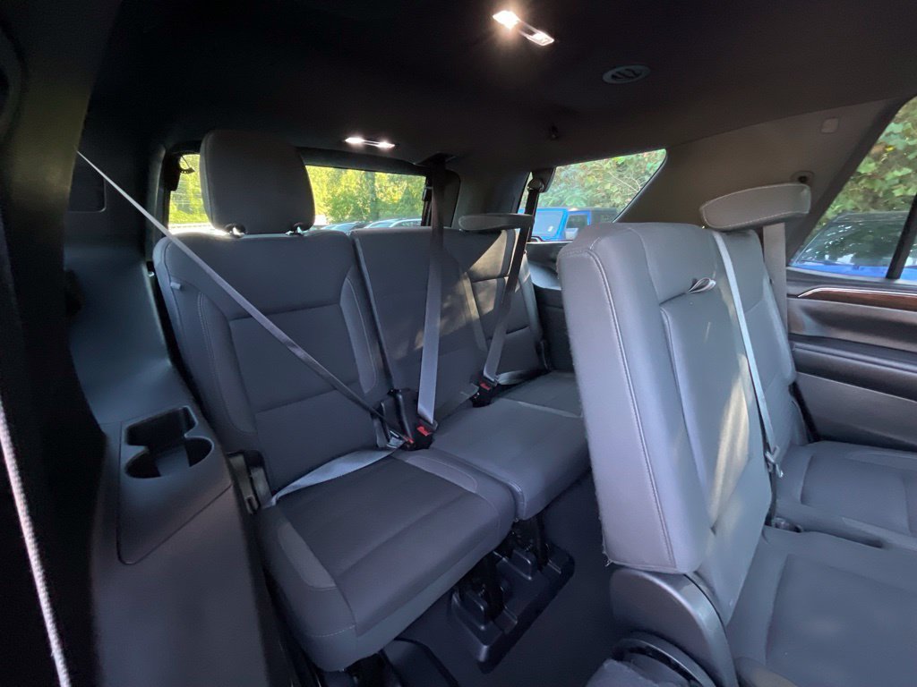 Used 2022 Black GMC SLE image 25