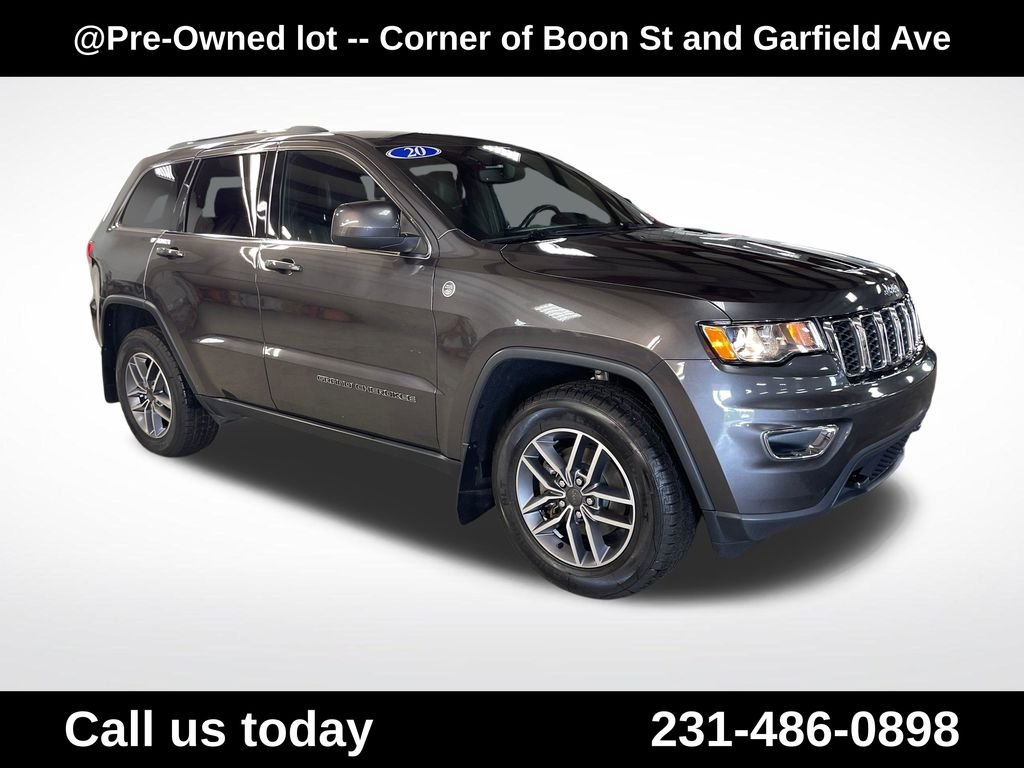 Used 2020  Jeep Laredo image 7