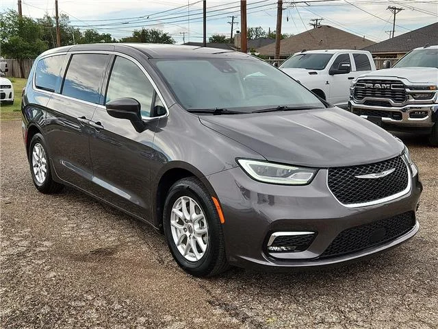 Used 2023 Gray Chrysler Touring L Front-Wheel Drive Passenger image 6