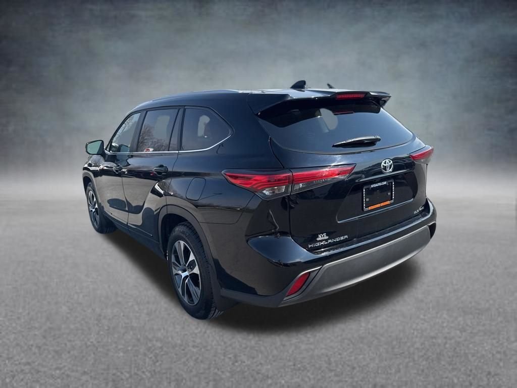 Used 2023 Midnight Black Metallic Toyota XLE image 3