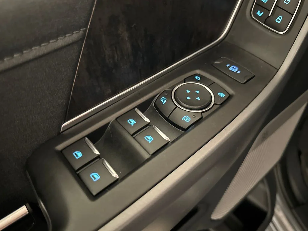 Used 2024 Gray Ford Lariat image 15