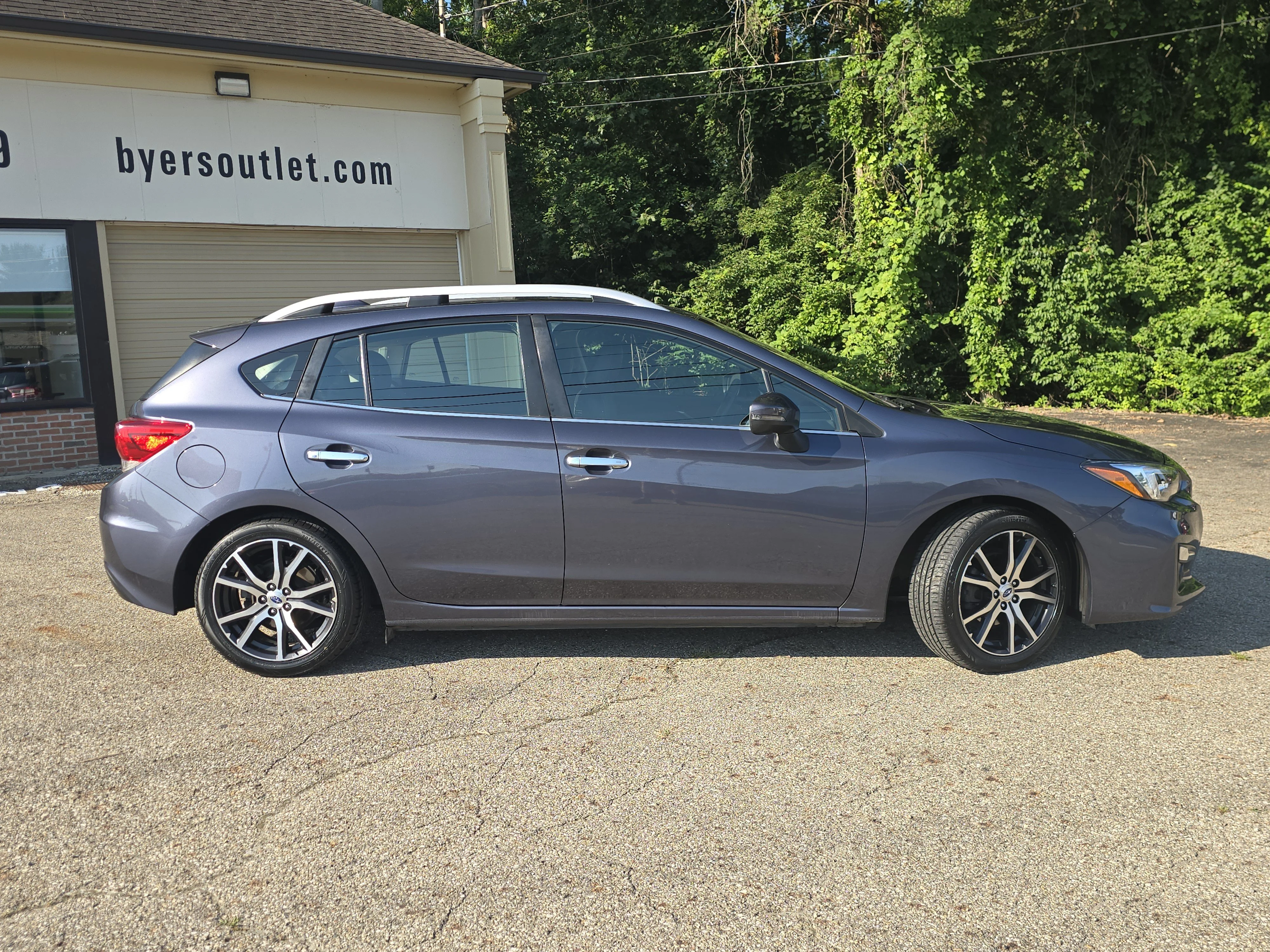 Used 2017 Carbide Gray Metallic Subaru Limited image 8