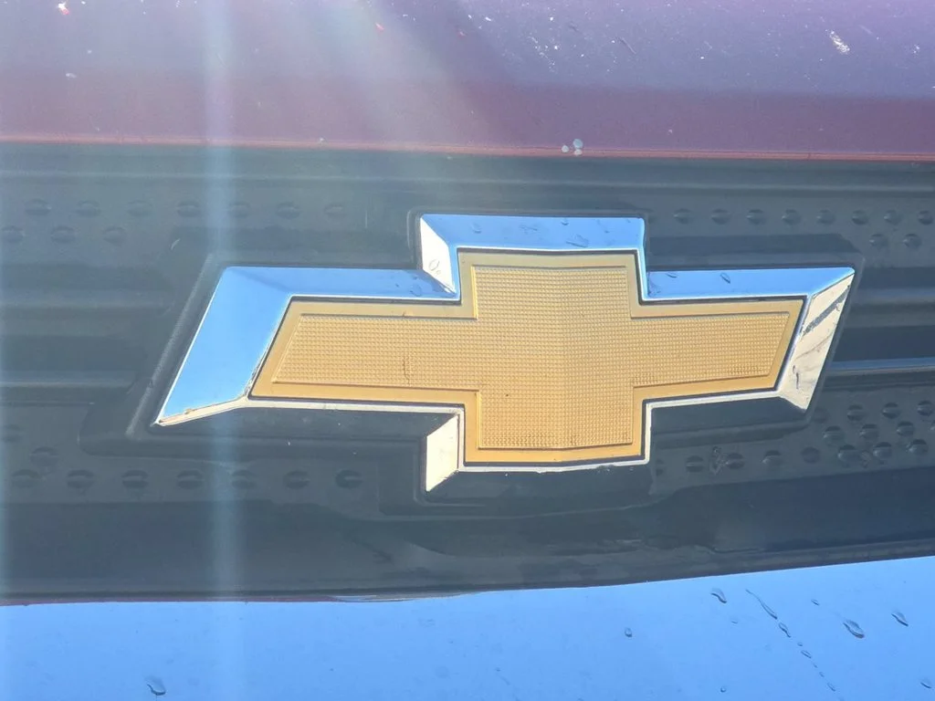 Used 2021 Red Chevrolet LS image 32