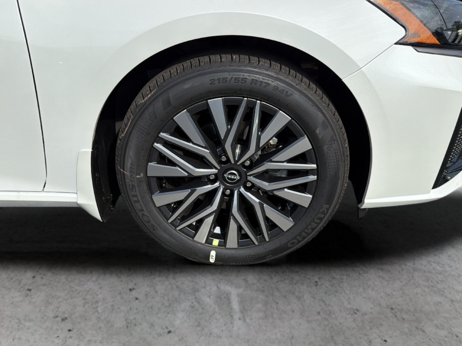 New 2026 White Nissan 2.5 SV image 37