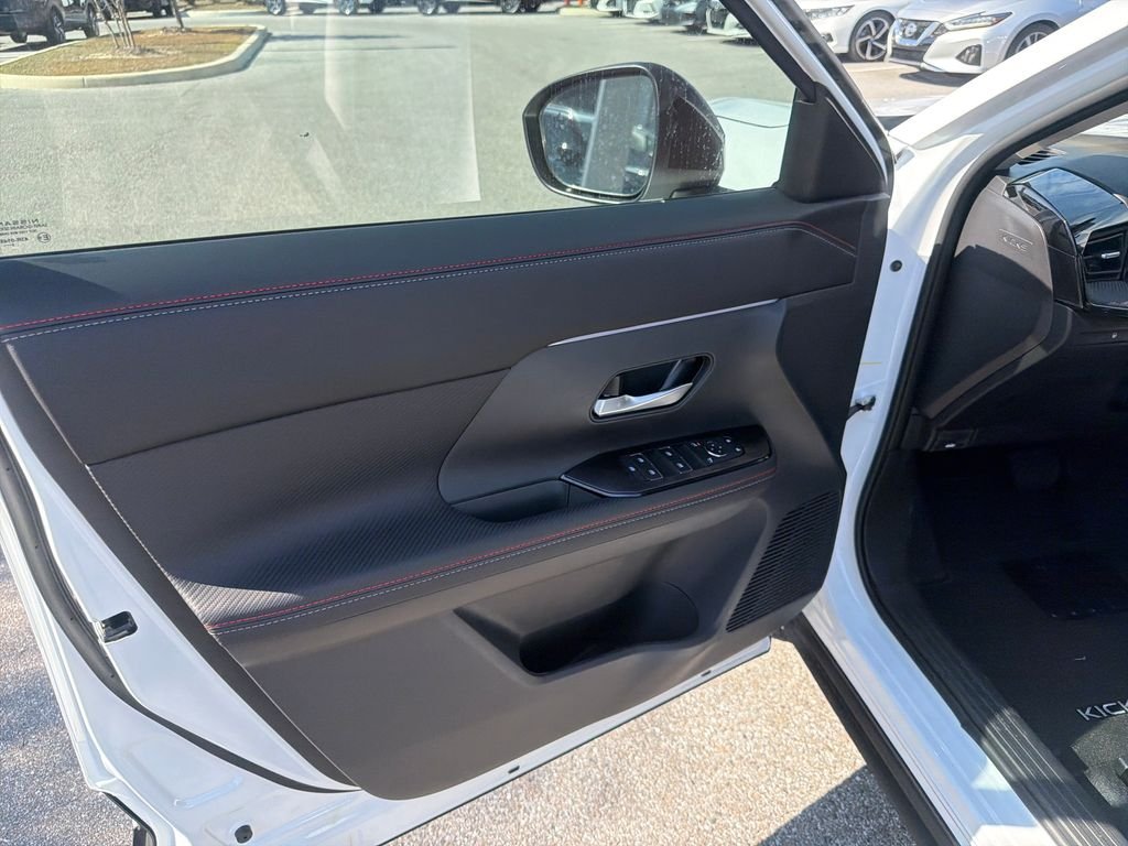 New 2026 Nissan Kicks SR 4D Sport Utility