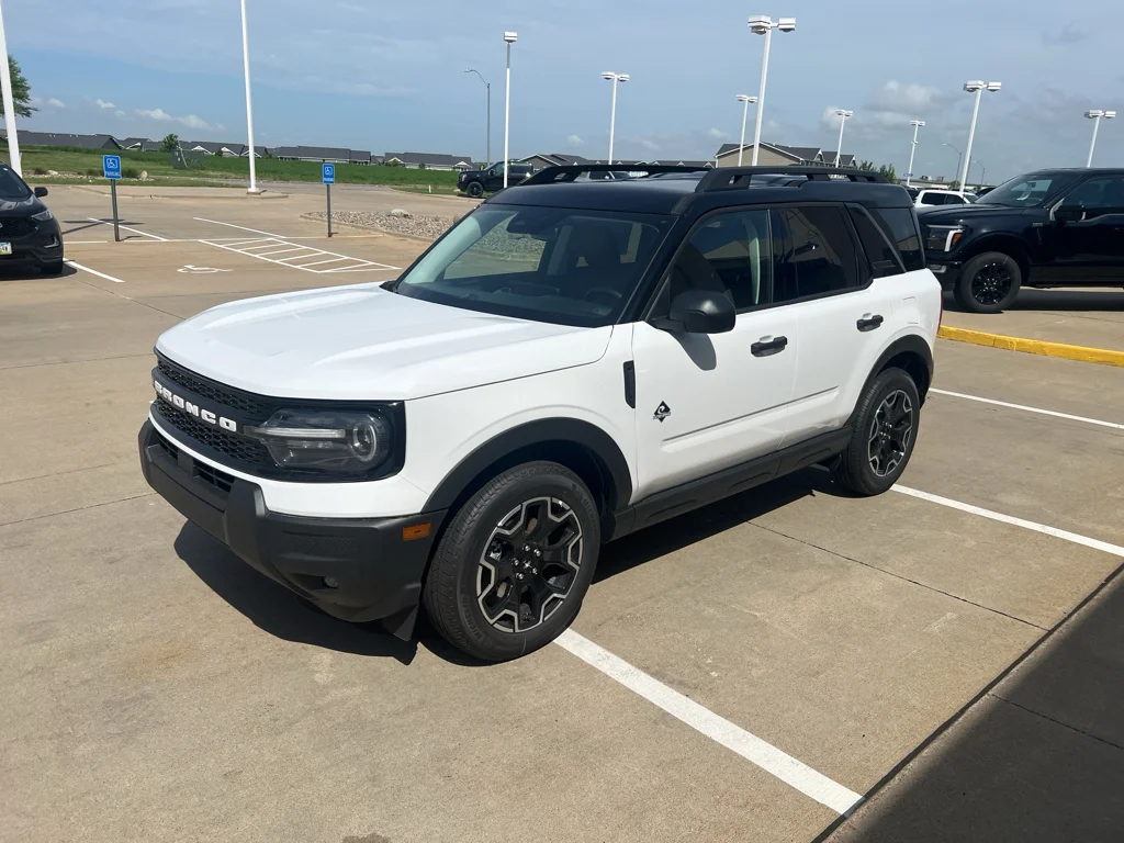 New 2026 Oxford White Ford Outer Banks® image 4