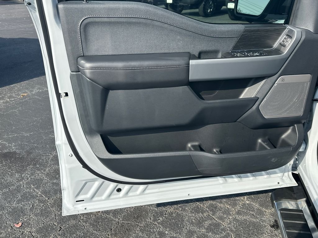 New 2025 White Ford Lariat image 10