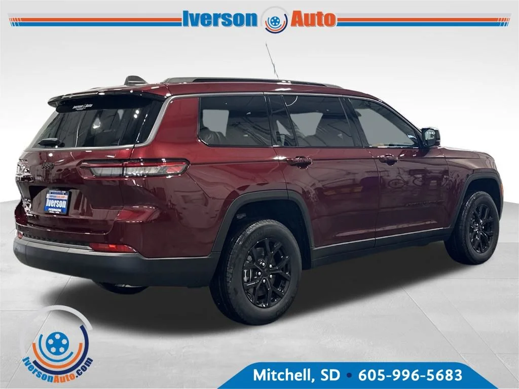 New 2026 Velvet Red Pearl-Coat Exterior Paint Jeep Laredo image 8