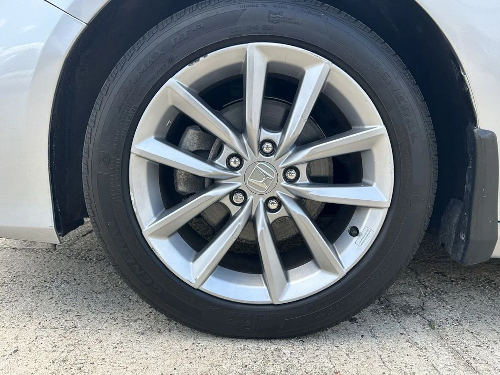 Used 2022 Silver Honda LX image 9