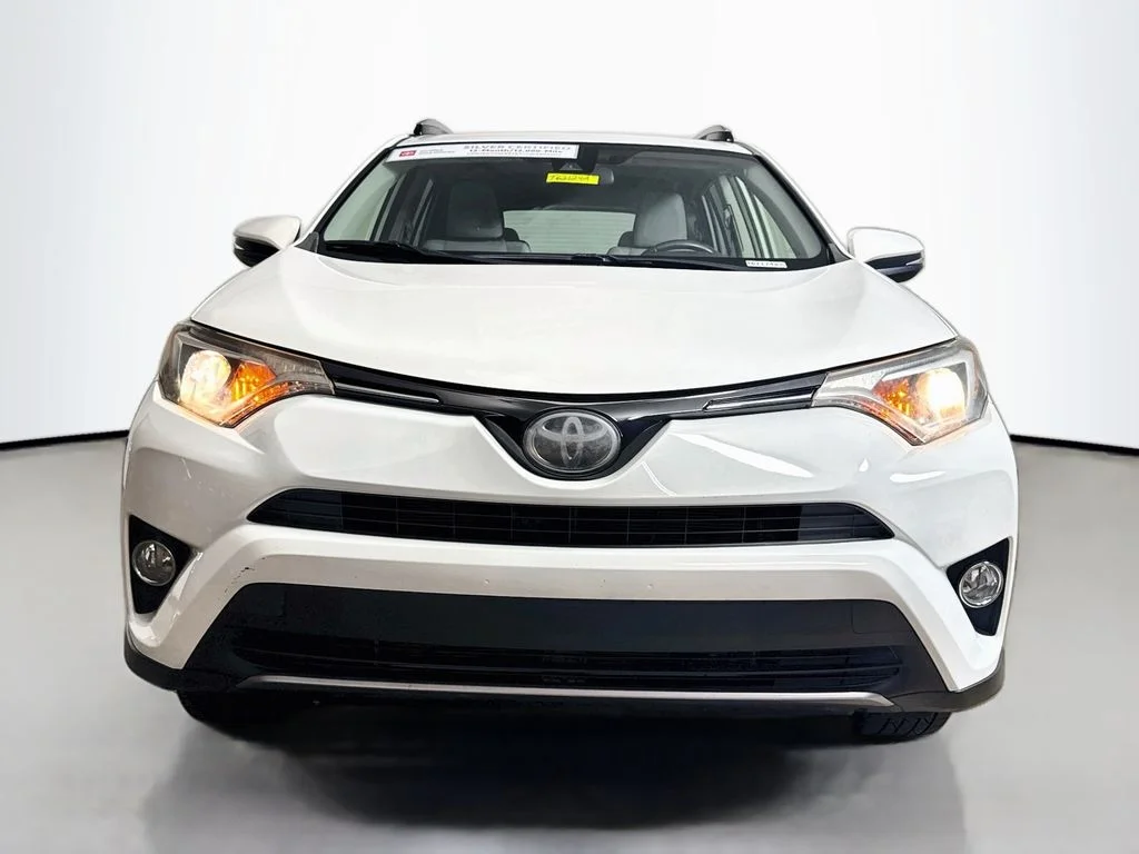 Certified Used 2018 Super White Toyota XLE image 2