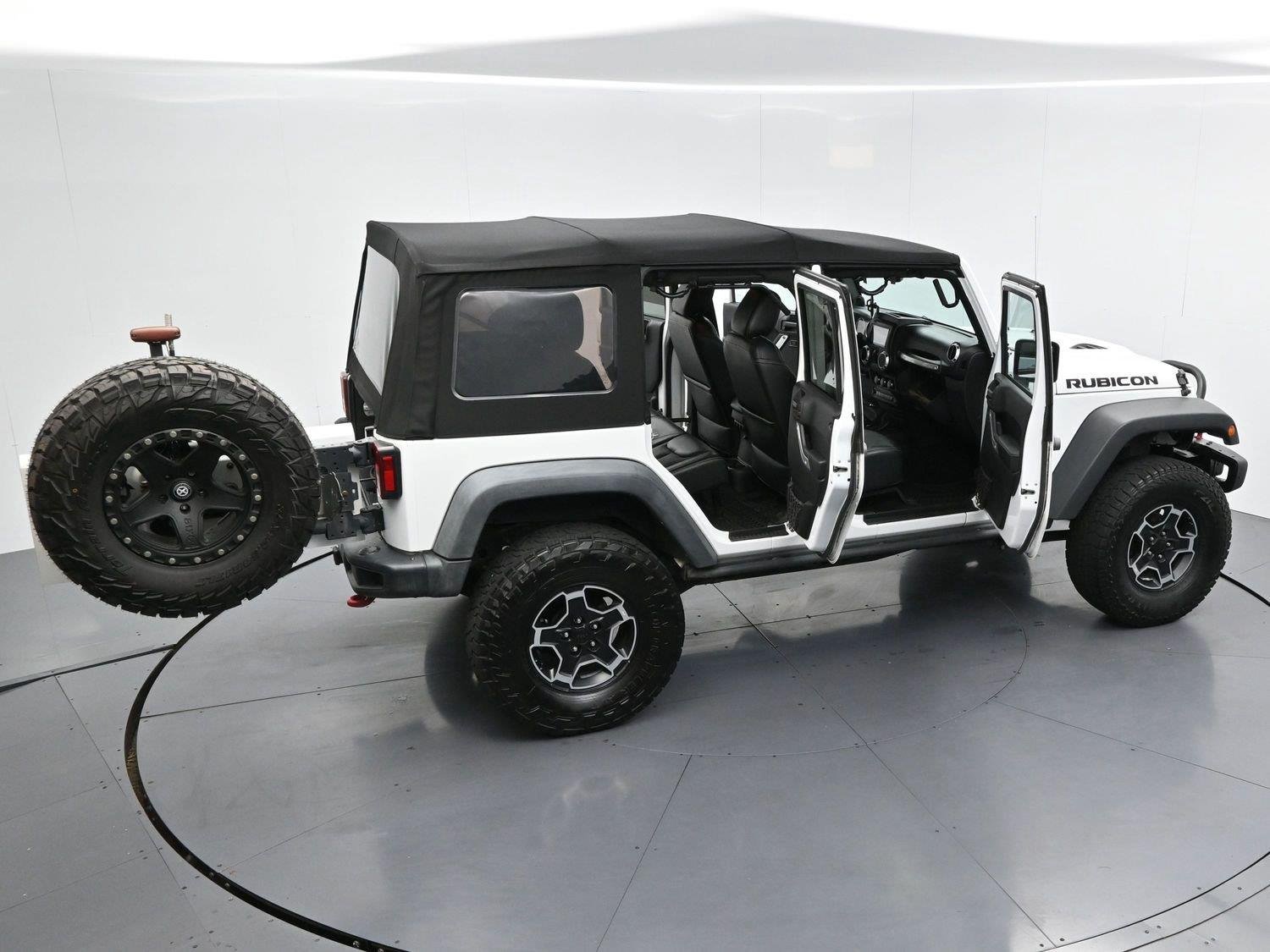 Used 2014 Bright White Clearcoat Jeep Rubicon X image 39