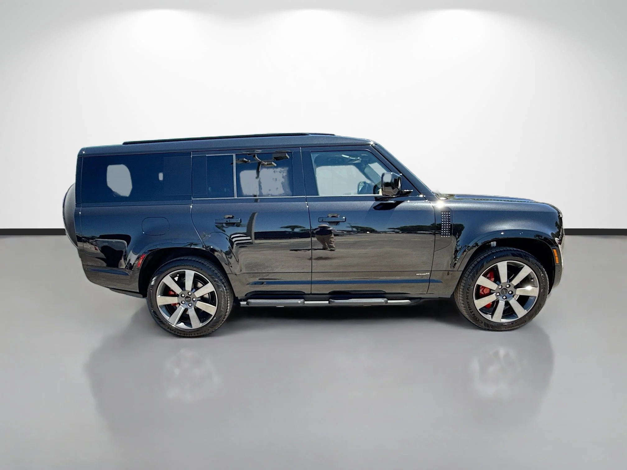 New 2026 Santorini Black Metallic Land Rover X image 6
