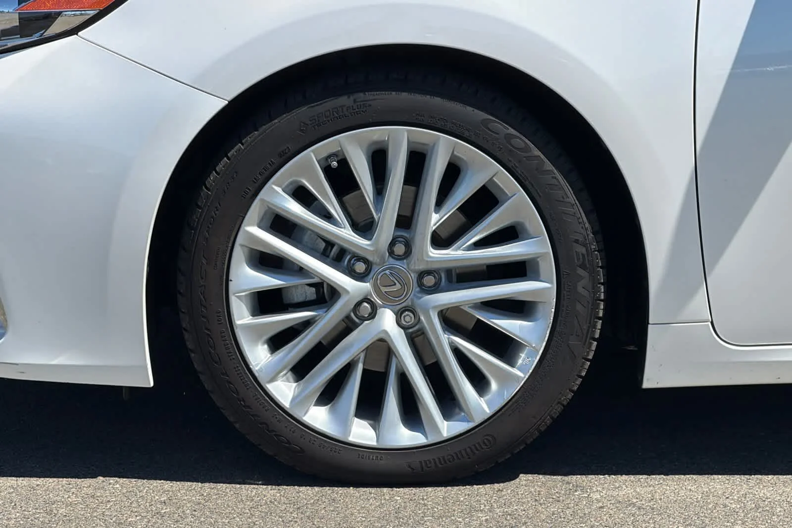 Used 2016 Eminent White Pearl Lexus  image 30