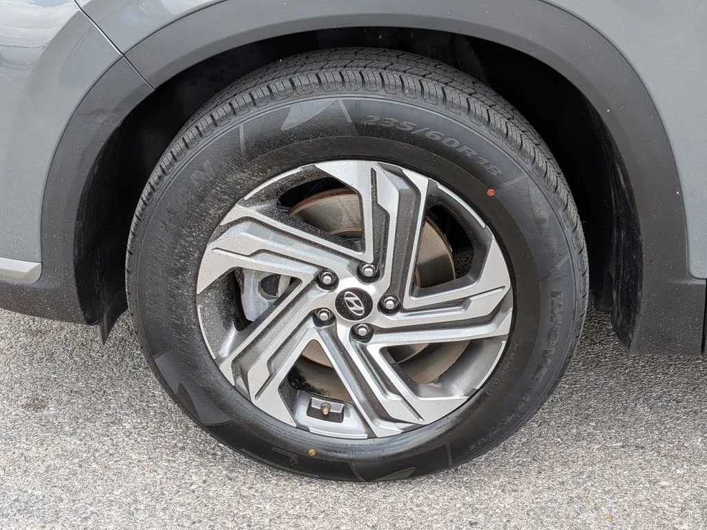 Used 2023 Gray Hyundai SE image 11
