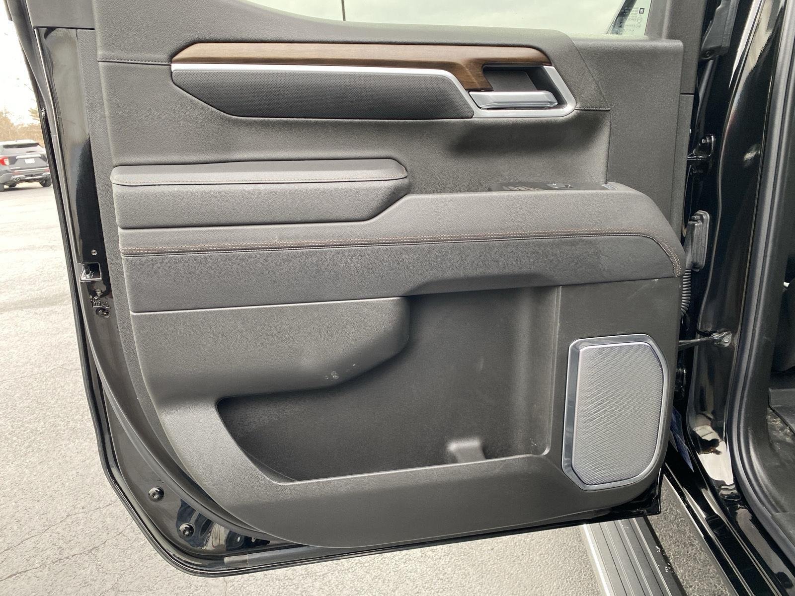 2025 Chevrolet Silverado 1500 High Country - Photo 38