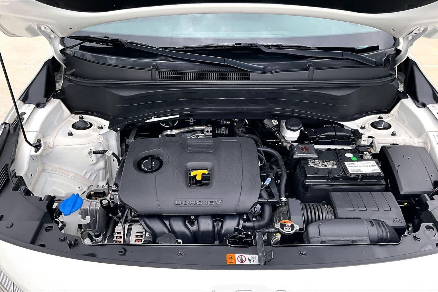 Used 2023 Snow White Pearl Kia S image 29