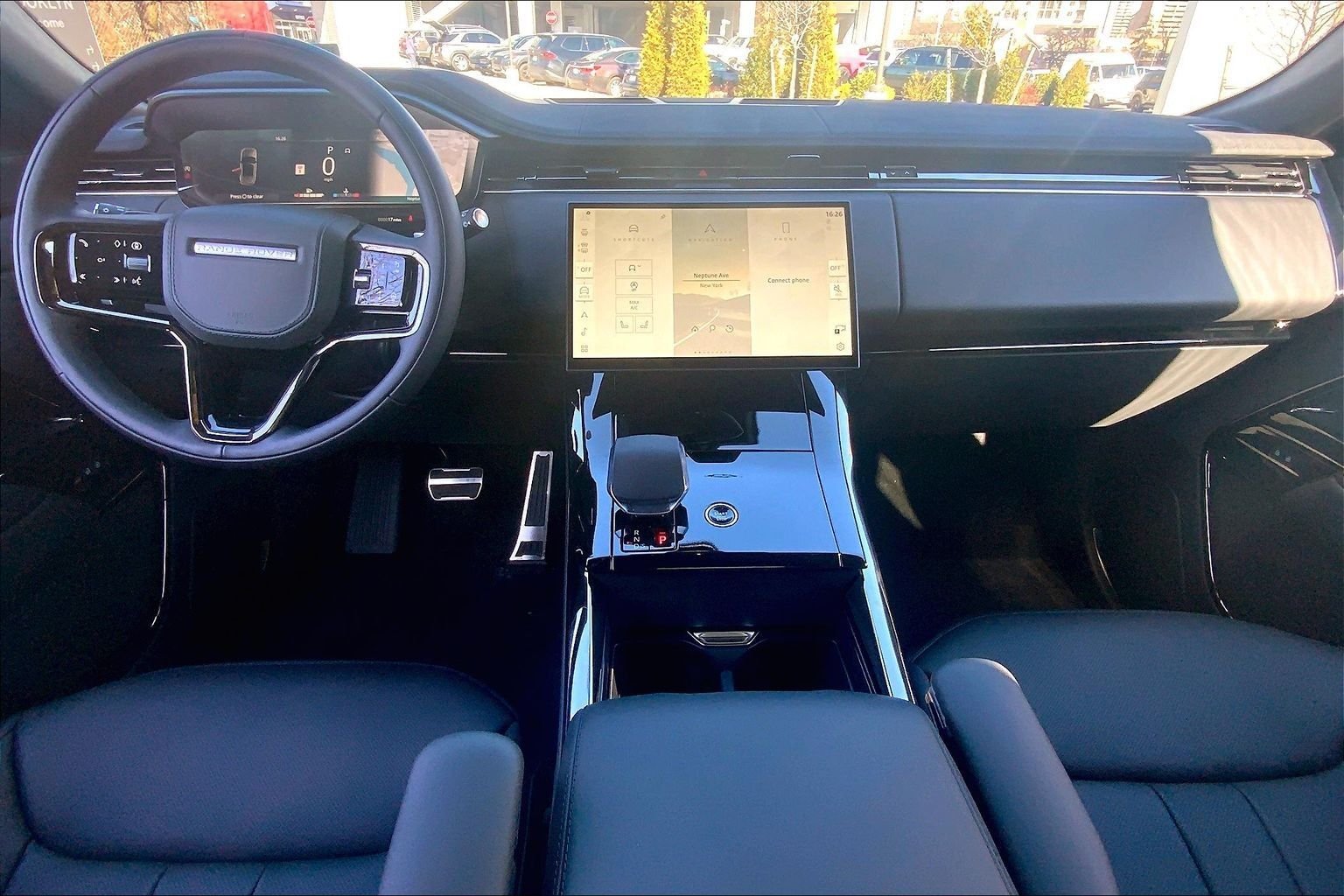 New 2026 Fuji White Land Rover Dynamic SE image 5