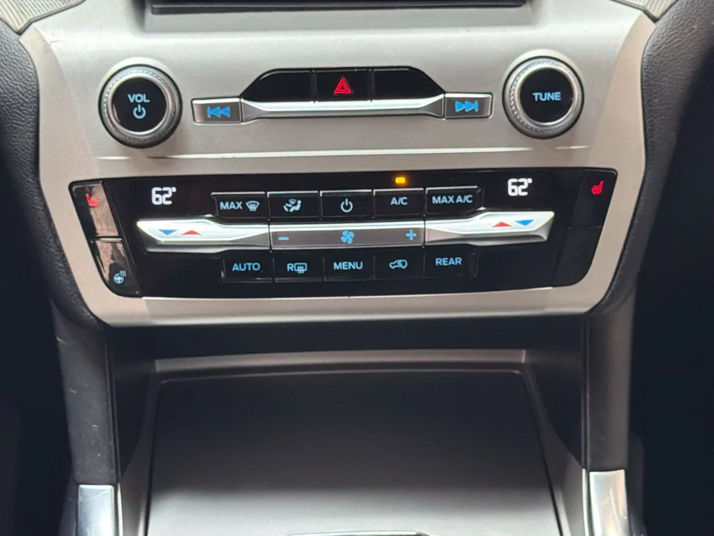 Used 2021 Agate Black Metallic Ford XLT image 18