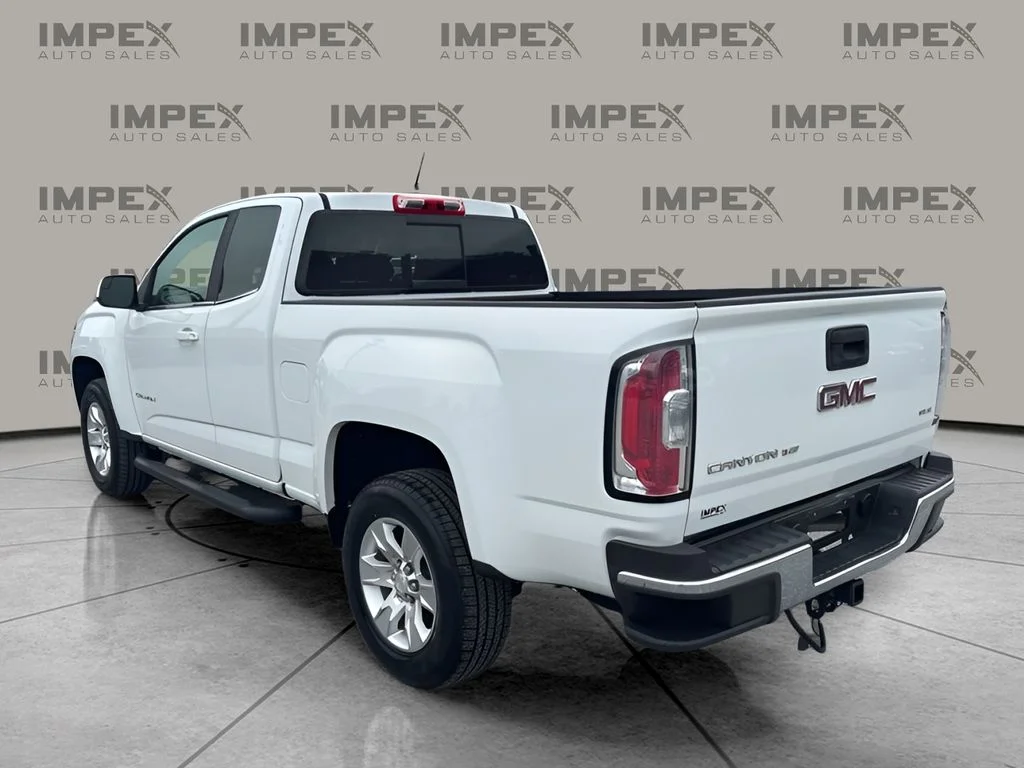 Used 2018 White GMC SLE1 image 3