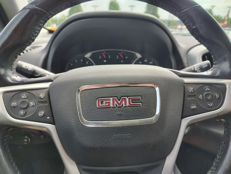 Used 2020 Black GMC SLT image 13