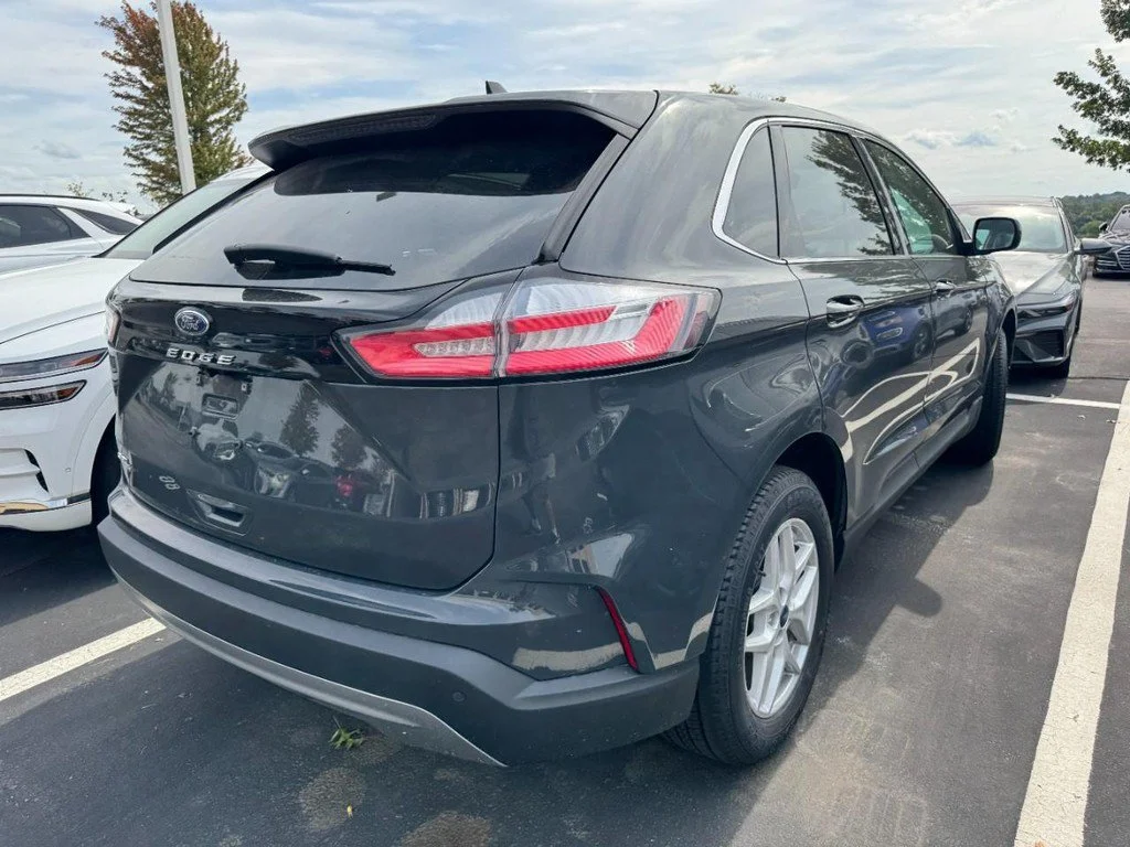 Used 2021 Gray Ford SEL image 2