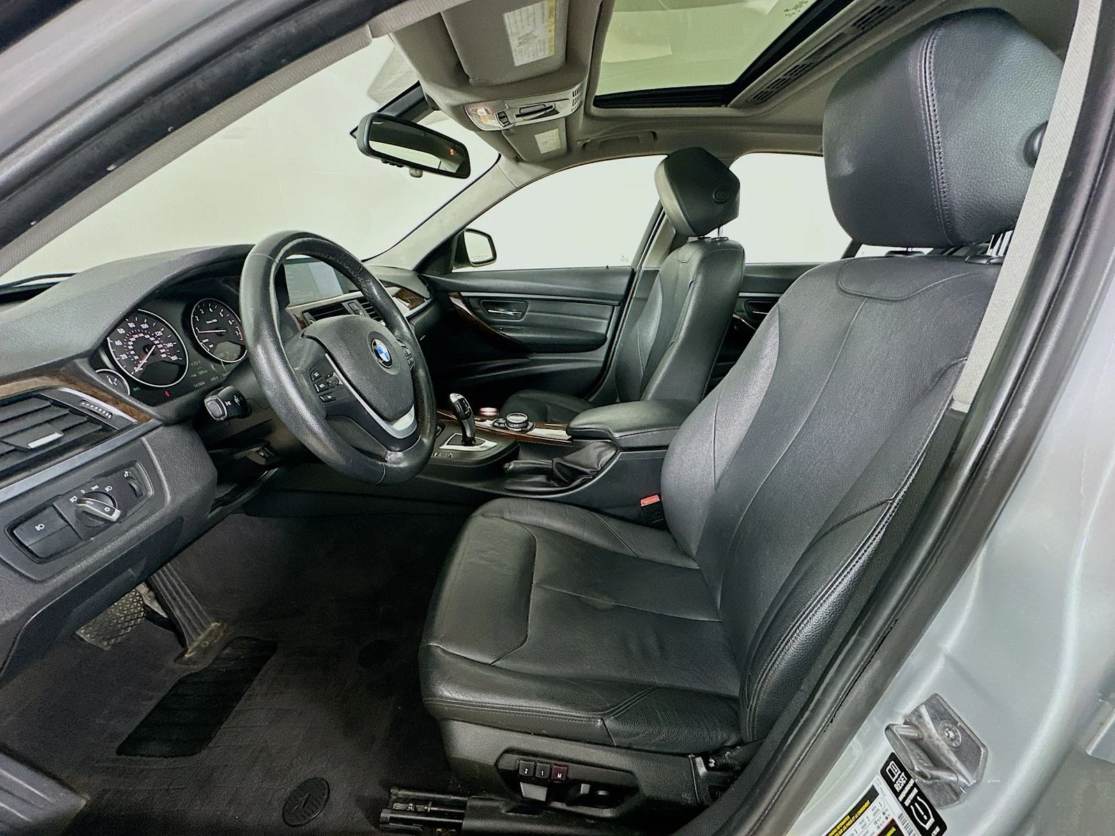 Used 2014 Silver BMW  image 31
