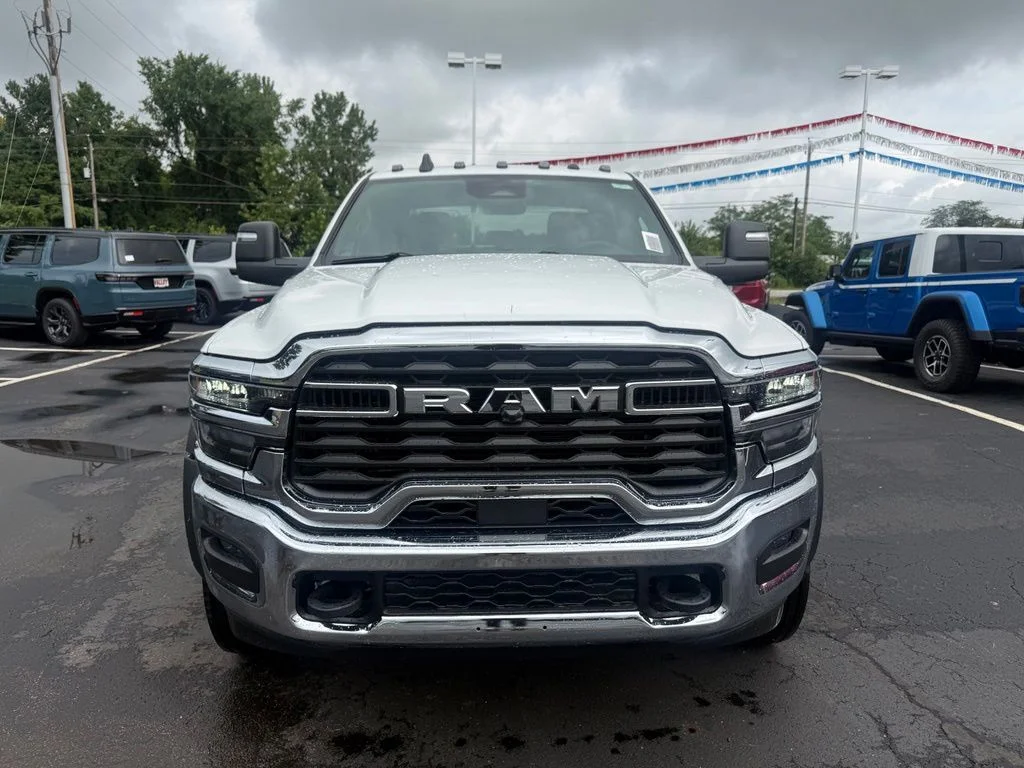 New 2026 Bright White Clearcoat RAM Tradesman image 9