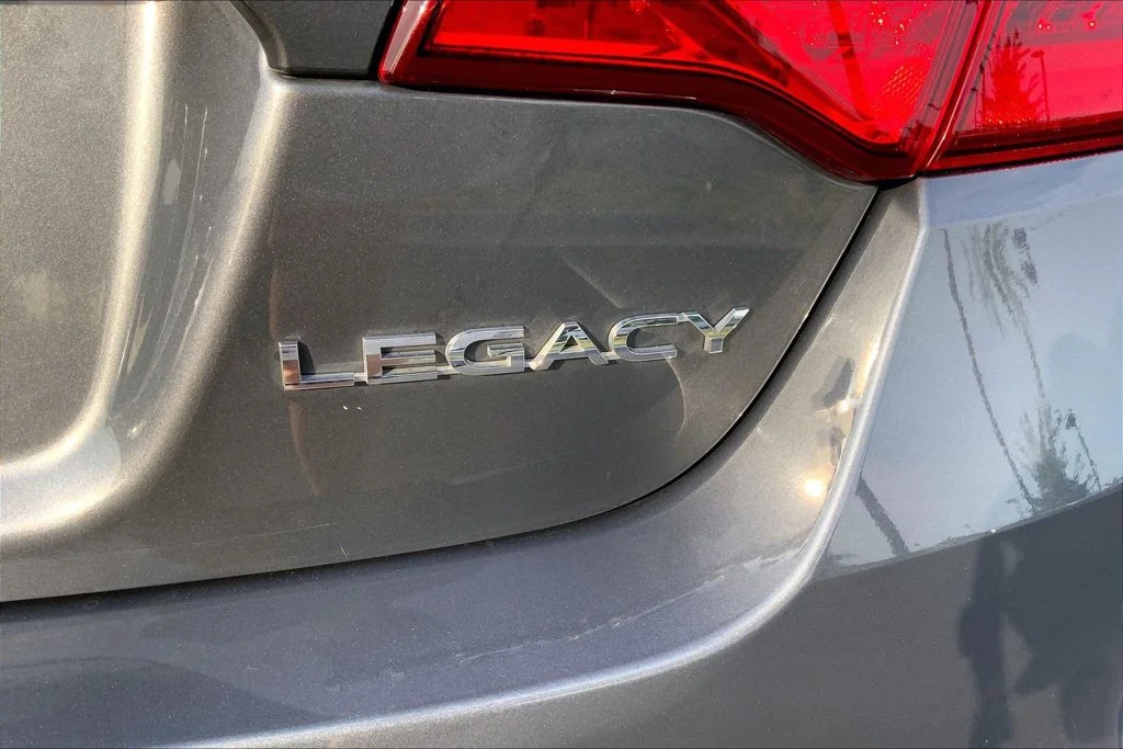 Used 2018 Gray Subaru 2.5i image 35