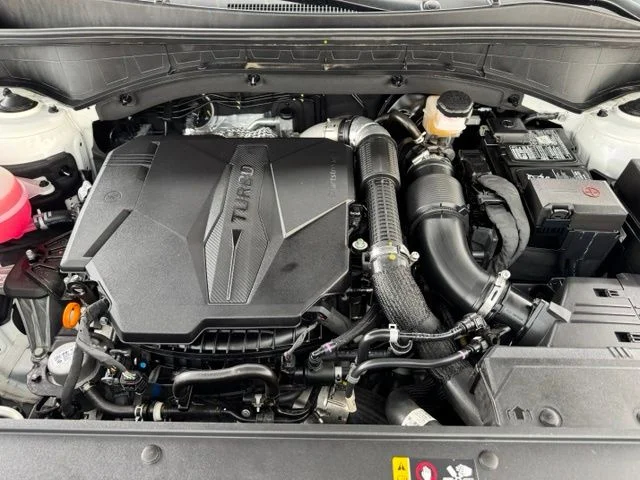 Used 2025 White Kia X-Line EX image 25