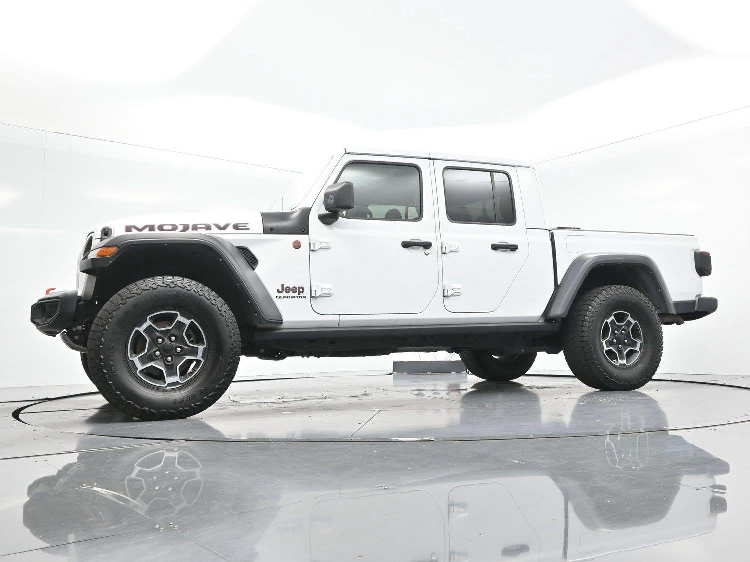 Used 2022 Bright White Clearcoat Jeep Mojave image 45
