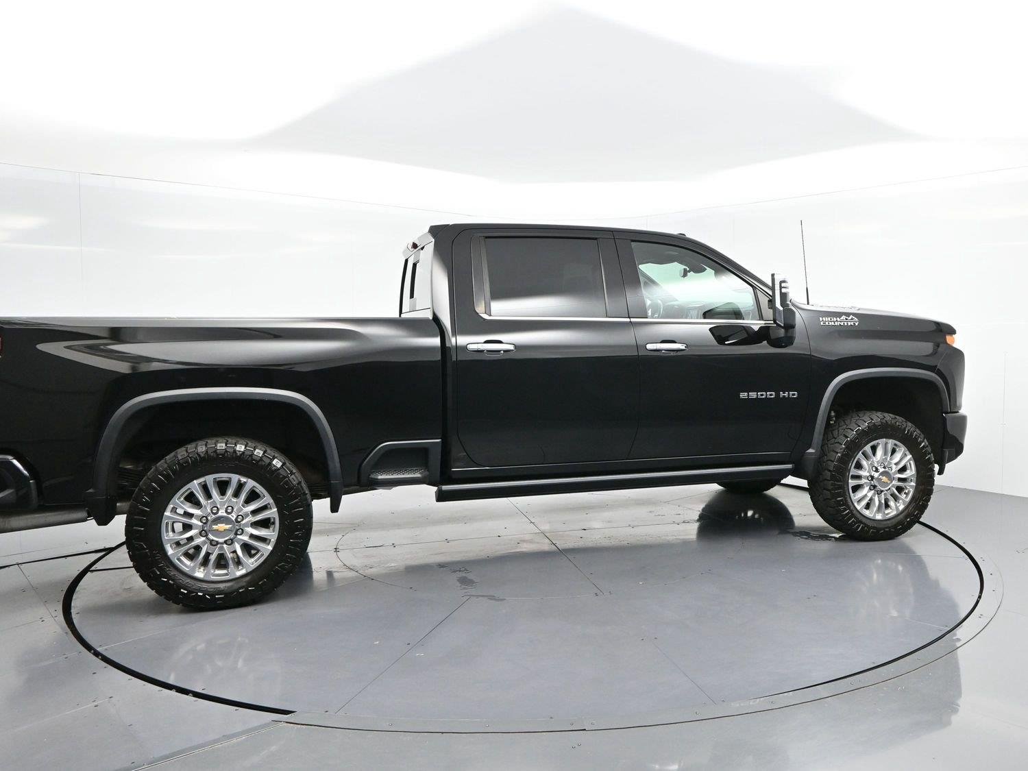 Used 2023 BLACK Chevrolet High Country image 7