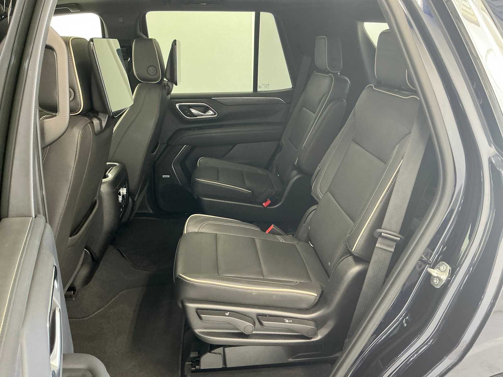 Used 2021 Midnight Blue Metallic GMC SLT image 22