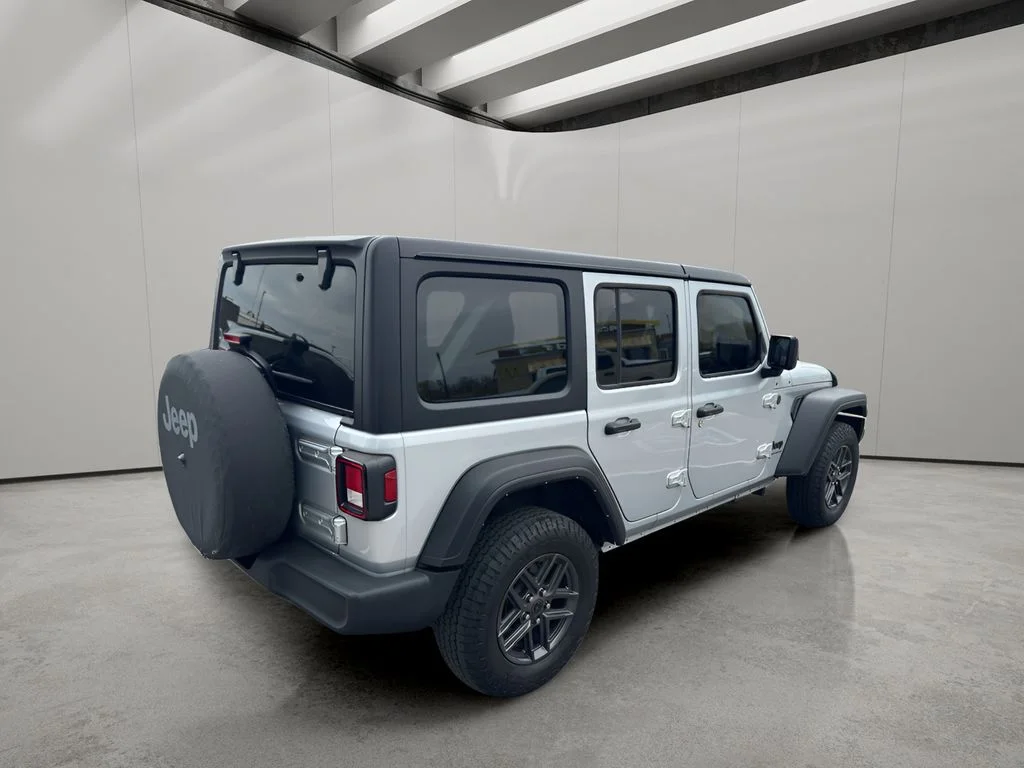 Used 2024 Silver Zynith Clearcoat Jeep Sport S image 5