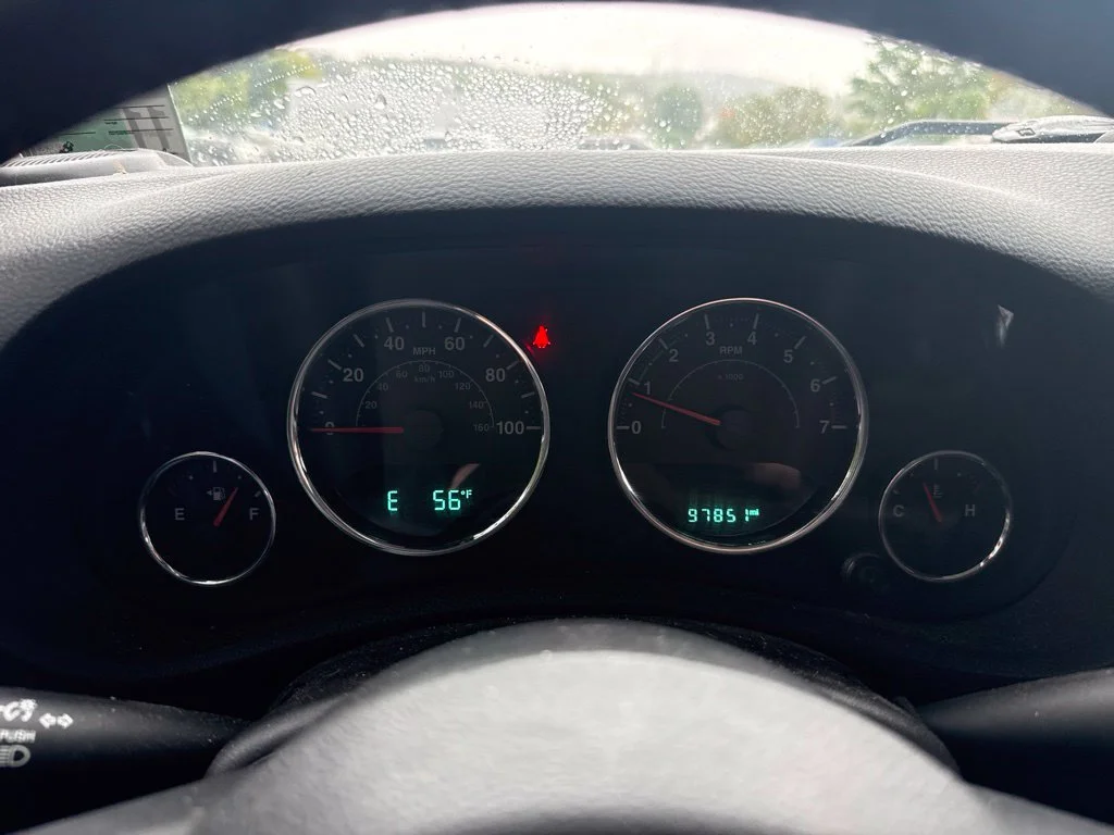 Used 2017 Silver Jeep Unlimited Sport image 7