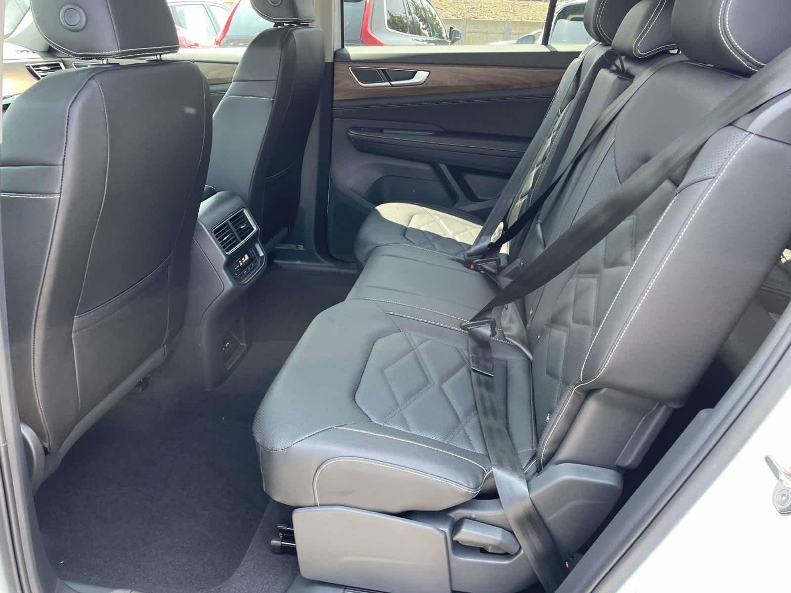 New 2026 Opal White Pearl Volkswagen 2.0T SE image 18