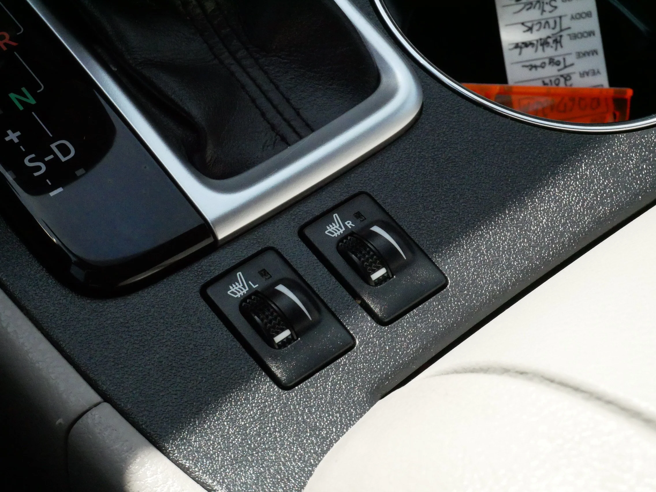 Used 2019 Celestial Silver Metallic Toyota XLE image 25